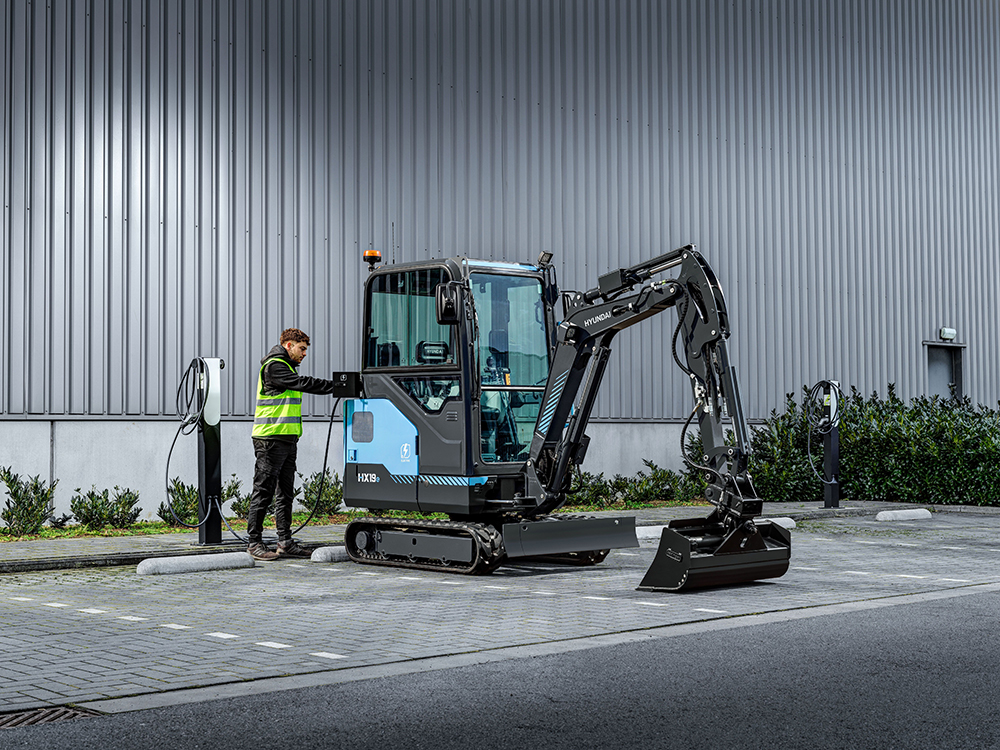 The HX19e is suitable for urban utilities, landscaping and gardening, tunnel and basement excavation. Image: Hyundai Construction Equipment Europe